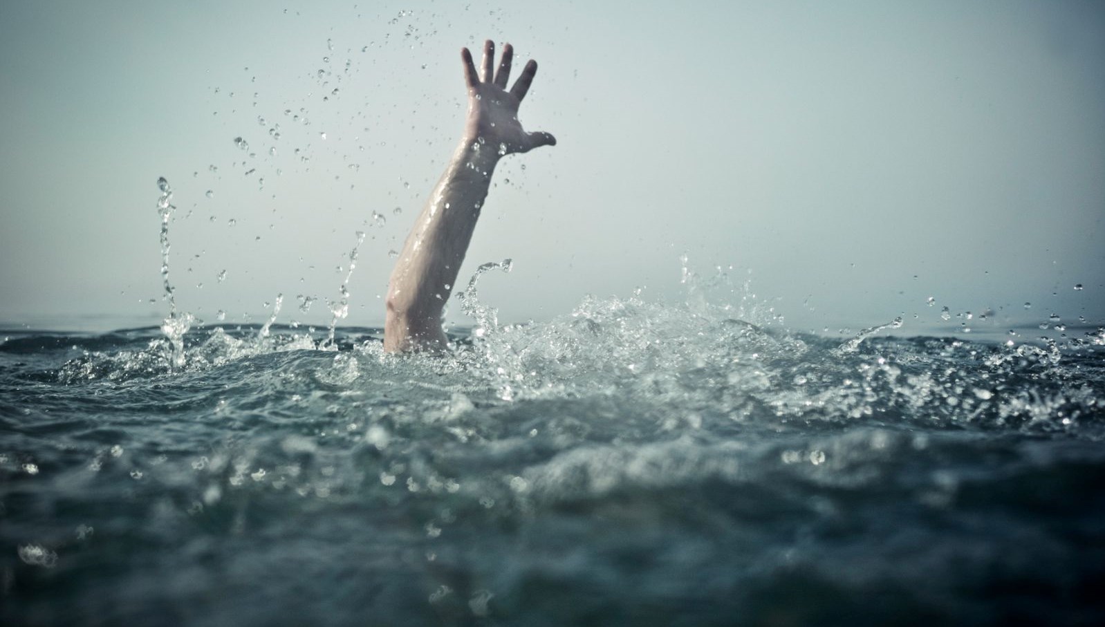 Mersin’de denize giren kişi boğuldu